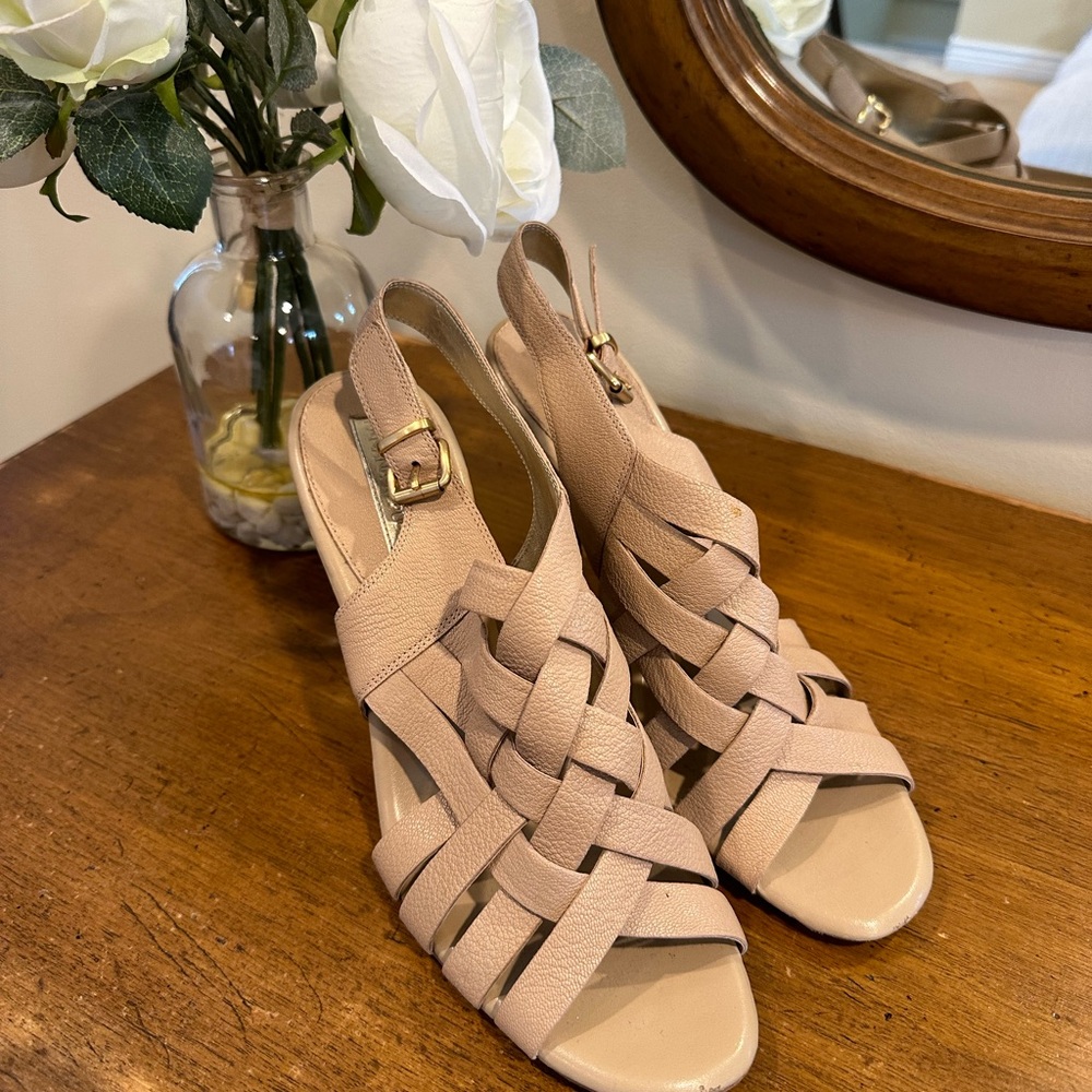 Gorgeous heeled sandal!!! Like new!!!